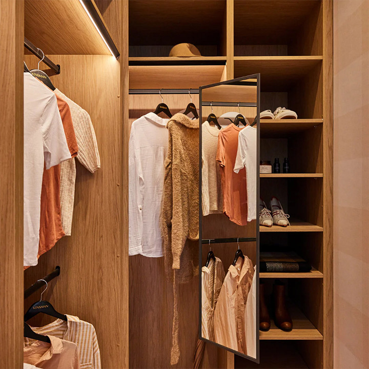 Mastering The Art of Capsule Wardrobes: Less is More